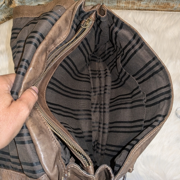 Frye Cameron Distressed Leather Messenger Satchel Bag - Picture 4 of 14